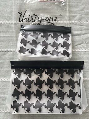 Thirty One Reusable Snack Bags -  Set Of 2: Small & Medium -Classic Houndstooth